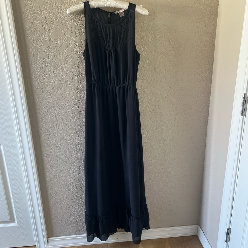 Forever 21 Black Sleeveless Maxi Dress